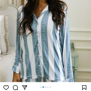 Goosebumps Striped bamboo Pajama Set in Blue and White